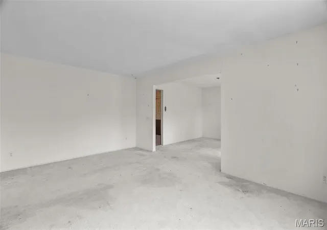 Photo 3 of Single Family Residence at 12123 Land O Lakes Dr, Saint Louis, MO 63146 | MLS# MIS25020719 |  | Sold on 2025-05-30