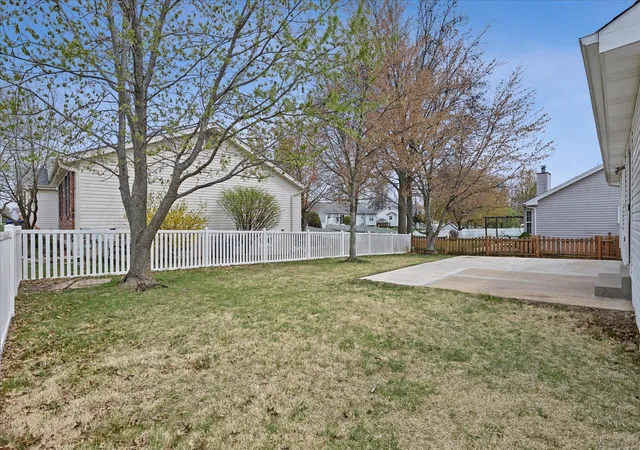 Photo 4 of Single Family Residence at 100 Eric Craig Ct, Saint Peters, MO 63376 | MLS# MIS25020755 | | Sold on 2025-04-30