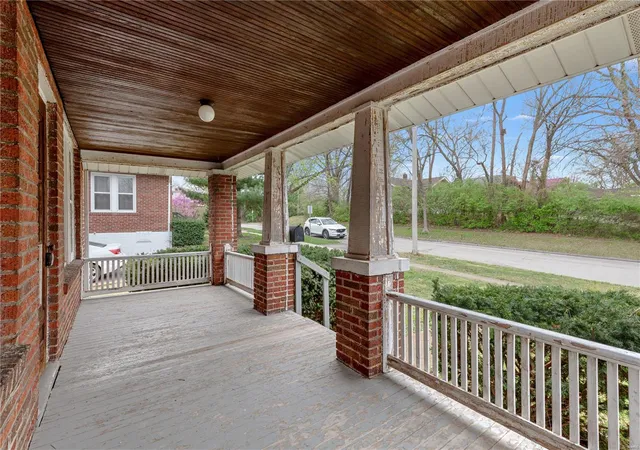 Photo 2 of Single Family Residence at 2412 Gothland Ave, Saint Louis, MO 63114 | MLS# MIS25020760 | | Sold on 2025-04-16
