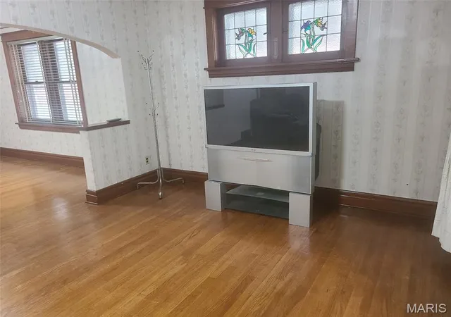 Photo 2 of Single Family Residence at 3619 Holt Ave, Saint Louis, MO 63116 | MLS# MIS25020775 |  | Sold on 2025-08-14