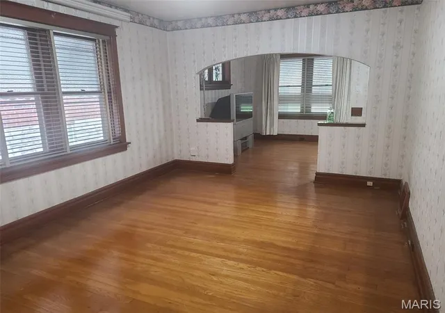 Photo 4 of Single Family Residence at 3619 Holt Ave, Saint Louis, MO 63116 | MLS# MIS25020775 |  | Sold on 2025-08-14