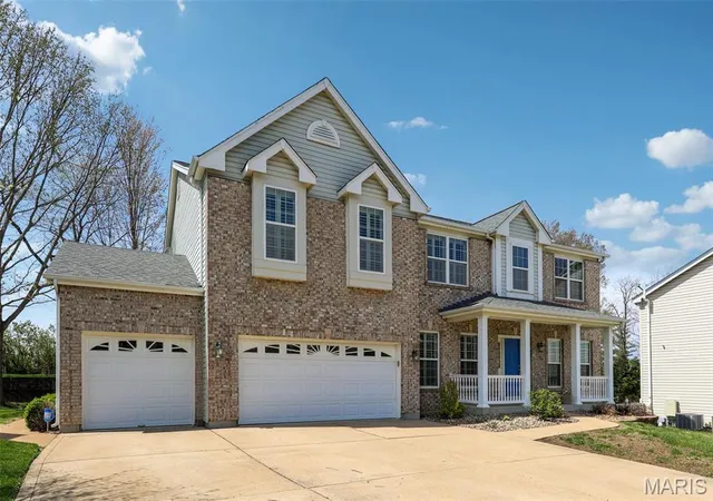 Photo 2 of Single Family Residence at 6169 Arbor Green Dr, Saint Louis, MO 63129 | MLS# MIS25020777 | | Sold on 2025-05-22