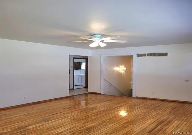 Photo 3 of Single Family Residence at 22 Westview Dr, Saint Charles, MO 63303 | MLS# MIS25020854 |  | Sold on 2025-05-16