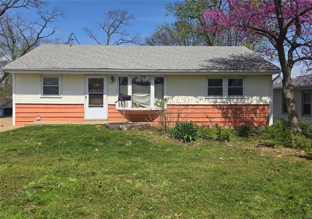 Single Family Residence at 9637 Ridge Ave, Saint Louis, MO 63114 | MLS# MIS25020865 | | Sold on 2025-04-18