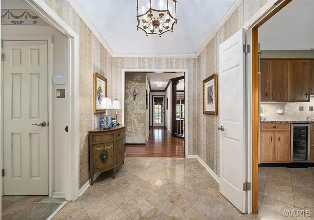 Photo 3 of Single Family Residence at 3 Huntleigh Trails Ln, Saint Louis, MO 63131 | MLS# MIS25020905 | | Sold on 2025-06-06