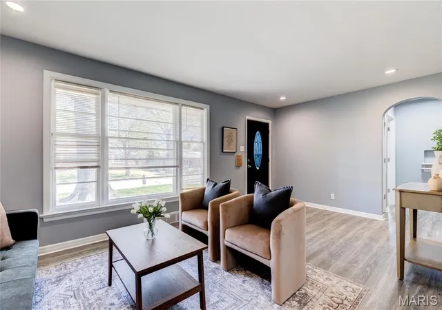 Photo 2 of Single Family Residence at 9427 Yorktown Dr, Saint Louis, MO 63137 | MLS# MIS25020944 | | Sold on 2025-12-10