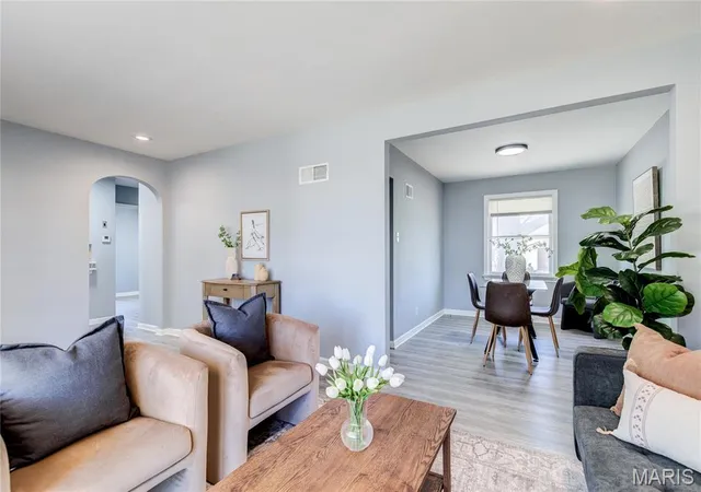 Photo 4 of Single Family Residence at 9427 Yorktown Dr, Saint Louis, MO 63137 | MLS# MIS25020944 | | Sold on 2025-12-10