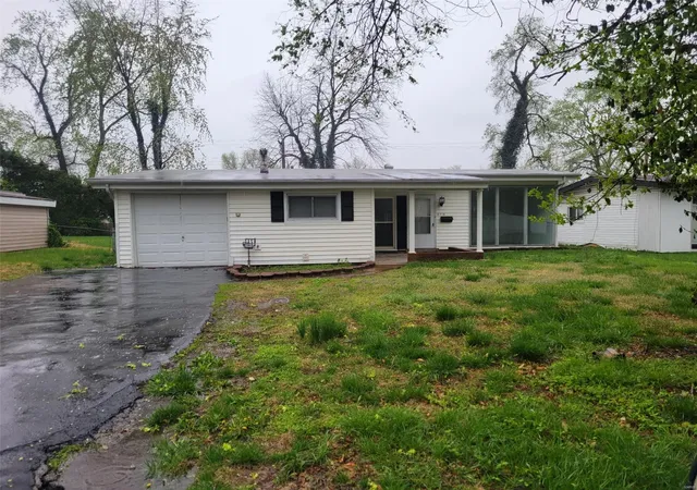 Single Family Residence at 8318 Woodhurst Dr, Saint Louis, MO 63134 | MLS# MIS25020958 |  | Sold on 2025-05-08