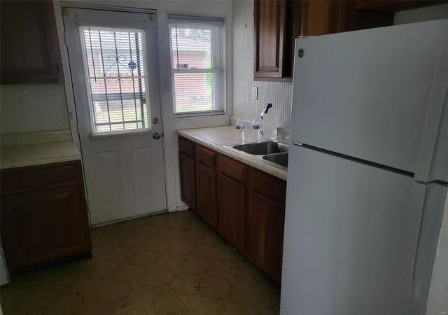 Photo 3 of Single Family Residence at 8318 Woodhurst Dr, Saint Louis, MO 63134 | MLS# MIS25020958 |  | Sold on 2025-05-08