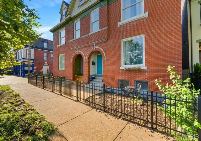 Single Family Residence at 1727 Lafayette Ave, Saint Louis, MO 63104 | MLS# MIS25020971 | | Sold on 2025-08-15
