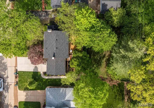 Photo 2 of Single Family Residence at 1121 North Dr, Saint Louis, MO 63122 | MLS# MIS25021035 |  | Sold on 2025-05-29