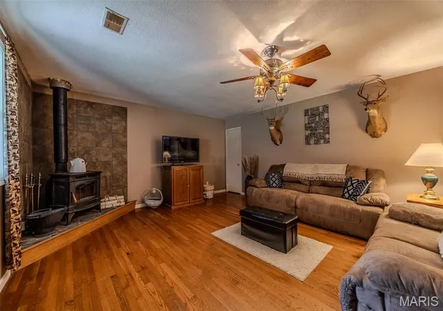 Photo 5 of Single Family Residence at 29796 Sawmill, Edwards, MO 65326 | MLS# MIS25021059 | | Sold on 2025-12-19
