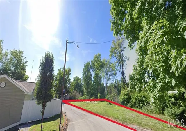 Photo 3 of Land for sale at 23 Agnes Dr, East Saint Louis, IL 62206 | MLS# MIS25021060 | Listing updated on 2026-04-16