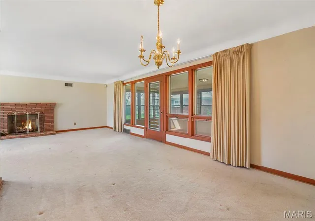 Photo 4 of Single Family Residence at 11401 Northway Dr, Saint Louis, MO 63136 | MLS# MIS25021072 | | Sold on 2025-12-05
