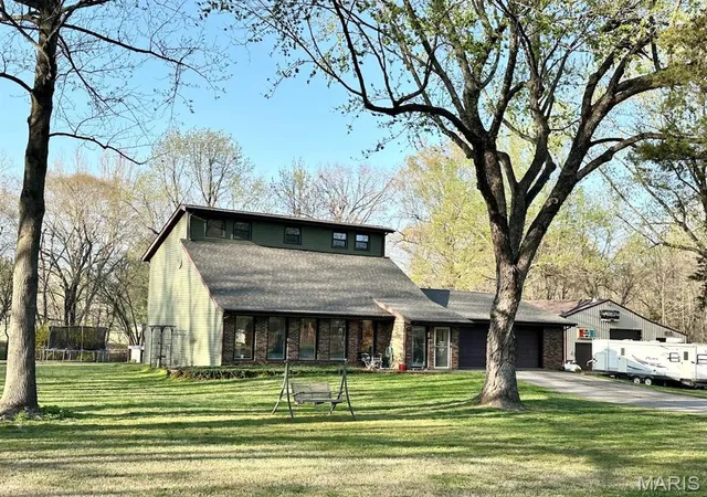 Photo 1 of Single family home for sale at 18273 Thomas Dr, Dexter, MO 63841 | MLS# MIS25021164 | Listing updated on 2025-11-03