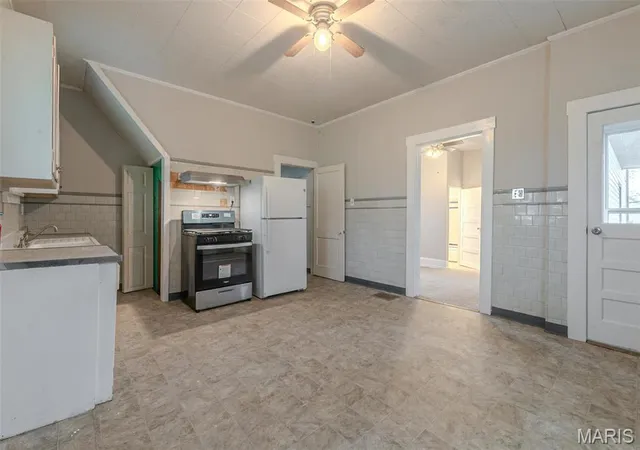 Photo 4 of Single Family Residence at 338 Horn Ave, Saint Louis, MO 63125 | MLS# MIS25021172 |  | Sold on 2025-06-17