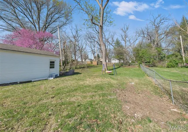 Photo 4 of Single Family Residence at 3443 Lindscott Ave, Saint Louis, MO 63114 | MLS# MIS25021330 |  | Sold on 2025-05-23