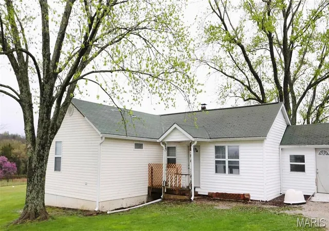 Single Family Residence at 16249 County Road 2410, Saint James, MO 65559 | MLS# MIS25021441 | | Sold on 2025-06-27