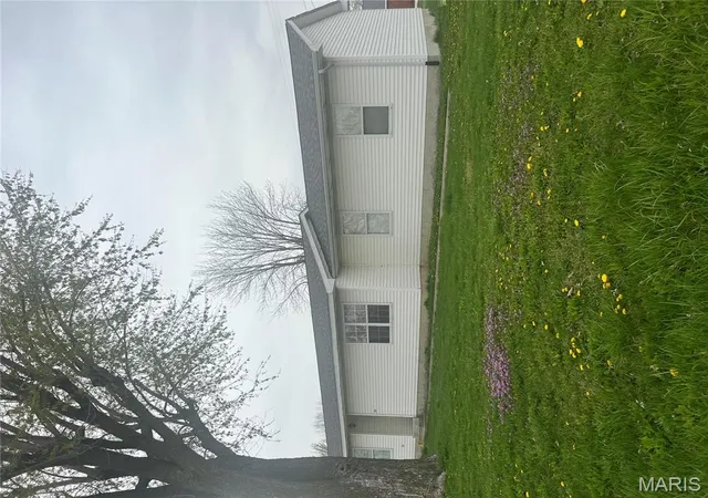 Photo 2 of Single Family Residence at 1114 S Main St, Vandalia, MO 63382 | MLS# MIS25021447 | | Sold on 2025-08-14