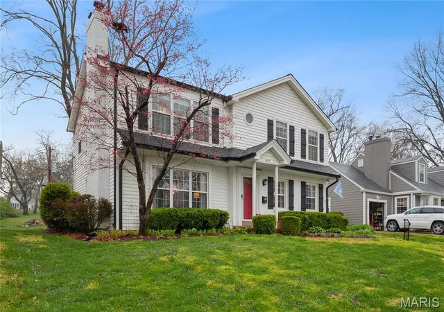 Single family home for sale at 827 Yosemite Dr, Saint Louis, MO 63122 | MLS# MIS25021459 | Listing updated on 2025-08-04