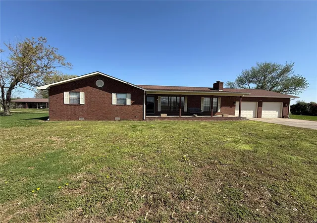 Photo 2 of Single Family Residence at 815 E School St, Advance, MO 63730 | MLS# MIS25021469 | | Sold on 2025-05-07
