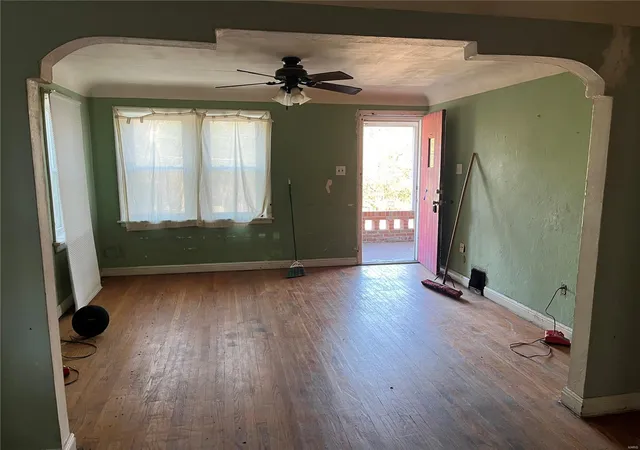 Photo 2 of Single Family Residence at 1269 N Florissant Rd, Saint Louis, MO 63135 | MLS# MIS25021471 | | Sold on 2025-07-25