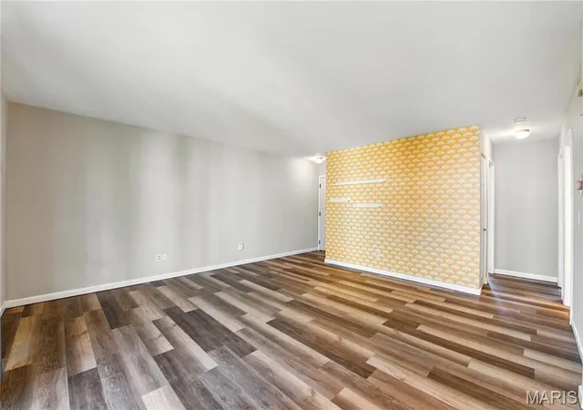Photo 4 of Condominium at 906 Sugar Lake Ct, Saint Peters, MO 63376 | MLS# MIS25021615 | | Sold on 2025-05-19