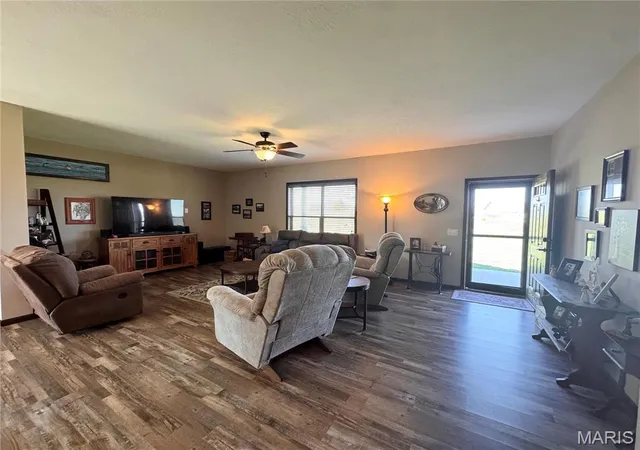 Photo 3 of Single Family Residence at 40586 Hwy Bb, Perry, MO 63462 | MLS# MIS25021661 | | Sold on 2025-05-16