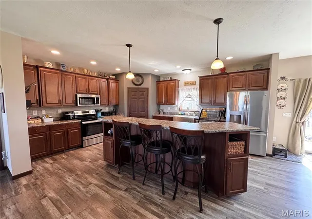 Photo 5 of Single Family Residence at 40586 Hwy Bb, Perry, MO 63462 | MLS# MIS25021661 | | Sold on 2025-05-16