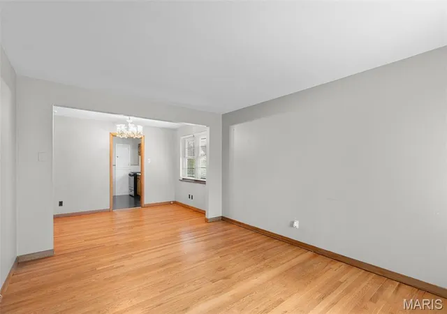 Photo 2 of Single Family Residence at 8900 Southview Ln, Saint Louis, MO 63123 | MLS# MIS25021677 |  | Sold on 2025-06-09