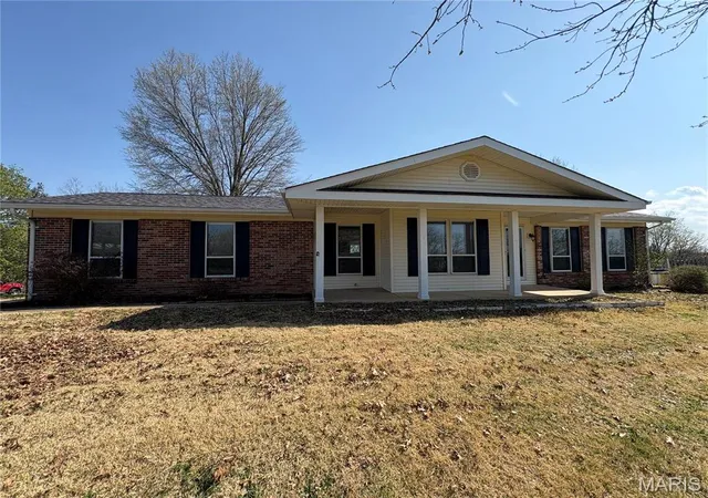 Single Family Residence at 2416 Rockford School Rd, Saint Clair, MO 63077 | MLS# MIS25021734 | | Sold on 2025-05-07