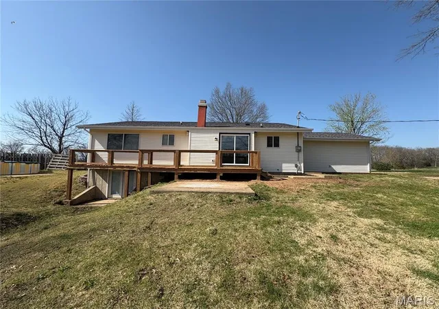 Photo 4 of Single Family Residence at 2416 Rockford School Rd, Saint Clair, MO 63077 | MLS# MIS25021734 | | Sold on 2025-05-07