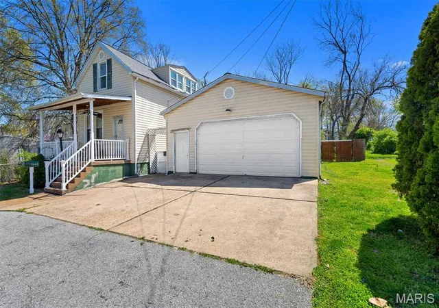 Photo 3 of Single Family Residence at 9440 Kirchner Ave, Saint Louis, MO 63125 | MLS# MIS25021816 | | Sold on 2025-05-30