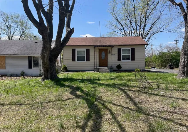 Single Family Residence at 2020 Sandy Ridge Rd, East Saint Louis, IL 62206 | MLS# MIS25021833 |  | Sold on 2025-04-18