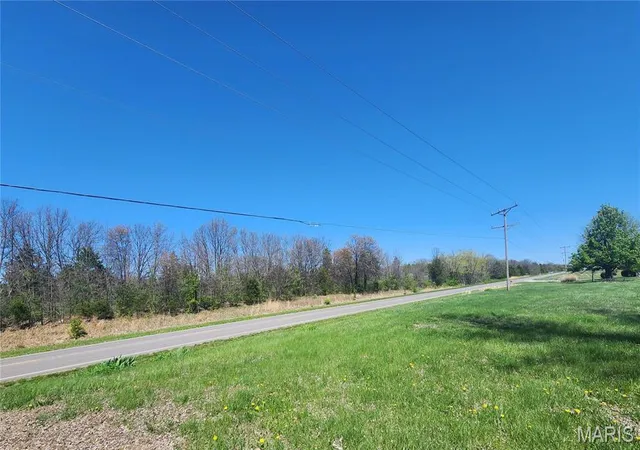 Photo 3 of Single Family Residence at 1424 Hwy 28, Bland, MO 65014 | MLS# MIS25021838 | | Sold on 2025-07-29