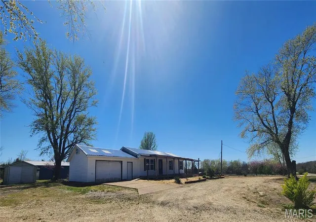 Photo 4 of Single Family Residence at 1424 Hwy 28, Bland, MO 65014 | MLS# MIS25021838 | | Sold on 2025-07-29