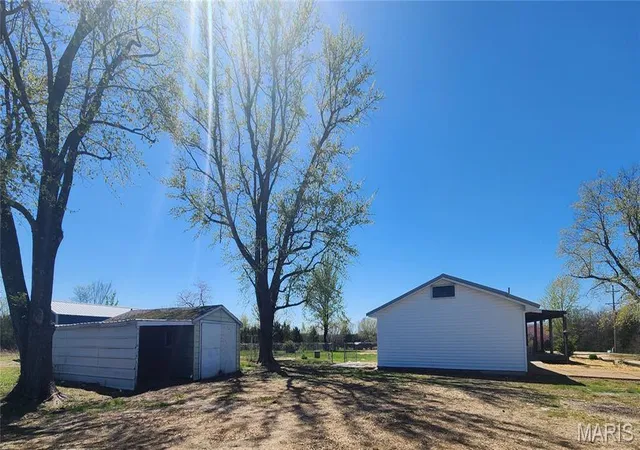 Photo 5 of Single Family Residence at 1424 Hwy 28, Bland, MO 65014 | MLS# MIS25021838 | | Sold on 2025-07-29