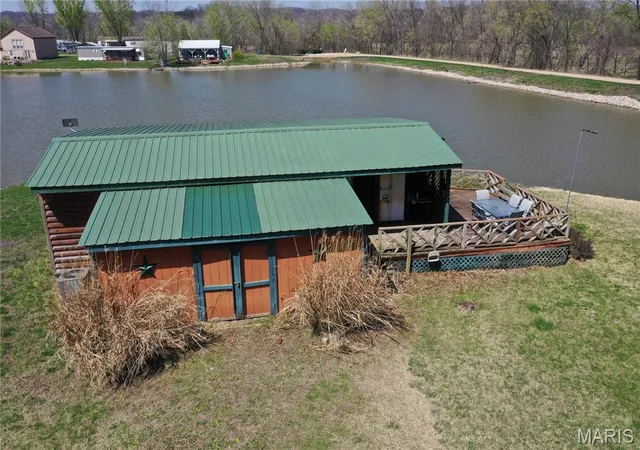 Photo 2 of Single Family Residence at 1920 Choctaw Path, Hermann, MO 65041 | MLS# MIS25021859 | | Sold on 2025-07-14