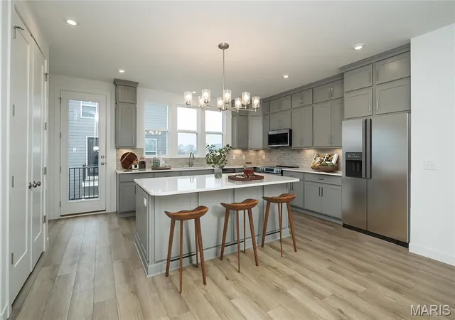 Photo 3 of Townhouse at 8904 Gateway Cir #41-808, Saint Louis, MO 63144 | MLS# MIS25021868 | | Sold on 2026-02-18