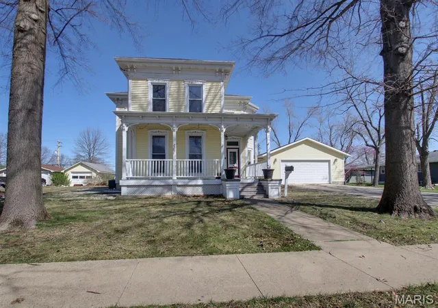 Photo 1 of Single Family Residence at 533 W Commercial St, Kahoka, MO 63445 | MLS# MIS25021899 | | Sold on 2025-08-20