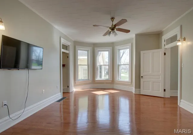 Photo 5 of Single Family Residence at 533 W Commercial St, Kahoka, MO 63445 | MLS# MIS25021899 | | Sold on 2025-08-20