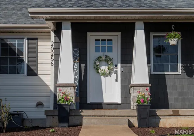 Photo 3 of Single Family Residence at 20258 Hyatt Ln, Saint Robert, MO 65584 | MLS# MIS25021918 | | Sold on 2025-05-20