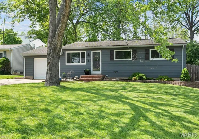 Photo 1 of Single Family Residence at 10819 Platte Dr, Saint Louis, MO 63123 | MLS# MIS25021961 |  | Sold on 2025-06-13