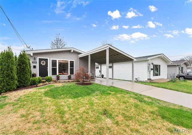 Single Family Residence at 224 Deane Ct, Saint Louis, MO 63127 | MLS# MIS25021970 |  | Sold on 2025-05-15