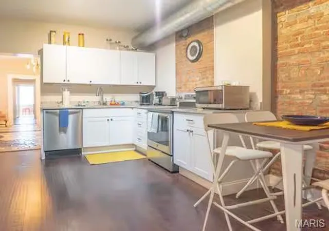 Photo 1 of Multi Family at 1030 Geyer Ave, Saint Louis, MO 63104 | MLS# MIS25022270 | | Sold on 2025-06-02