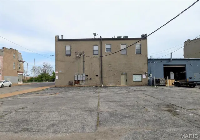 Photo 4 of Multi Family at 7401 S Broadway, Saint Louis, MO 63111 | MLS# MIS25022275 |  | Sold on 2025-09-15