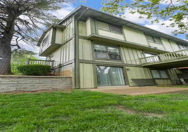 Photo 3 of Townhouse at 11148 Whispering Oaks Dr, Saint Louis, MO 63136 | MLS# MIS25022321 | | Sold on 2025-10-07