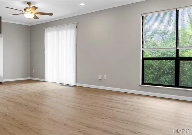 Photo 4 of Townhouse at 11148 Whispering Oaks Dr, Saint Louis, MO 63136 | MLS# MIS25022321 | | Sold on 2025-10-07
