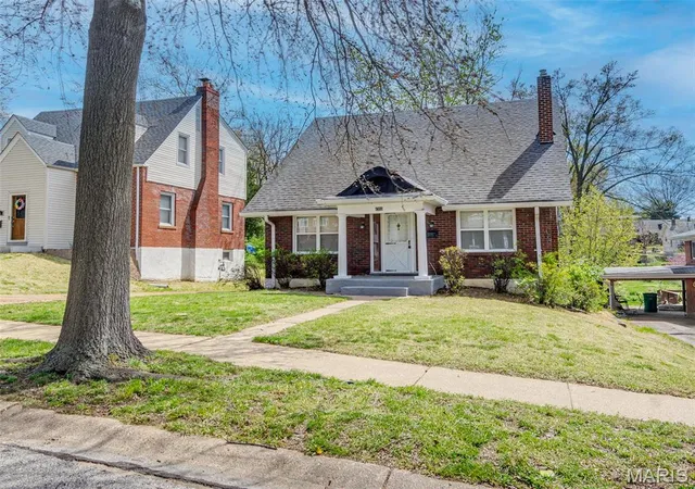 Photo 1 of Single Family Residence at 8308 Madison Ave, Saint Louis, MO 63114 | MLS# MIS25022322 |  | Sold on 2025-05-01