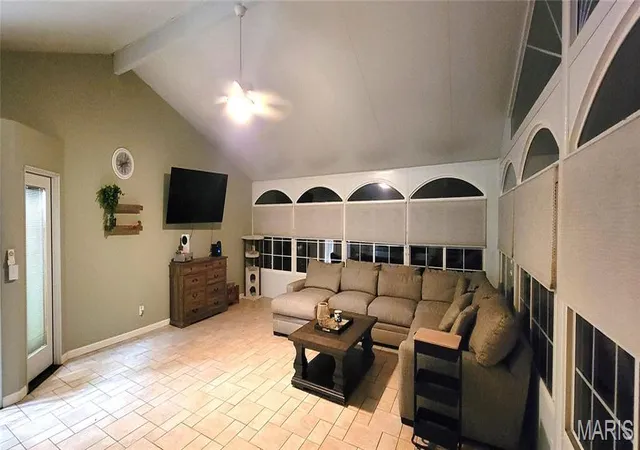 Photo 1 of Single Family Residence at 4434 Niagara Dr, Saint Louis, MO 63129 | MLS# MIS25022380 |  | Sold on 2025-05-19